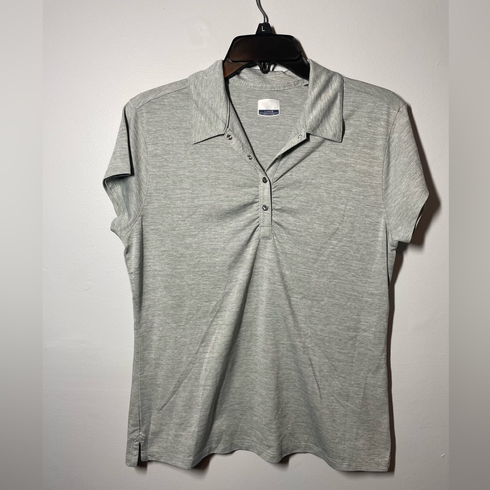 Women’s Callaway golf top size large. Great condition!
